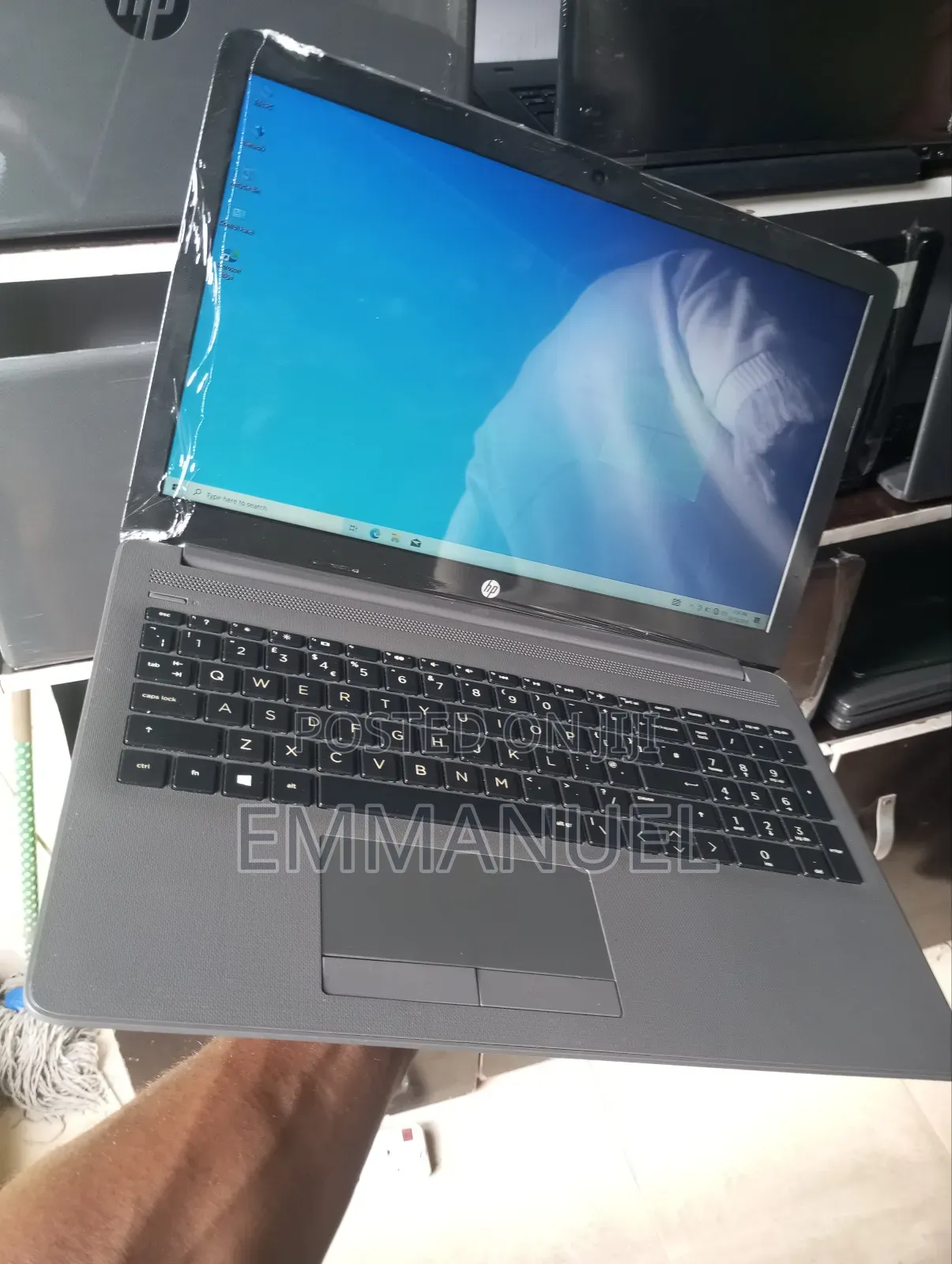 Laptop HP 250 G7 4GB Intel SSD 128GB