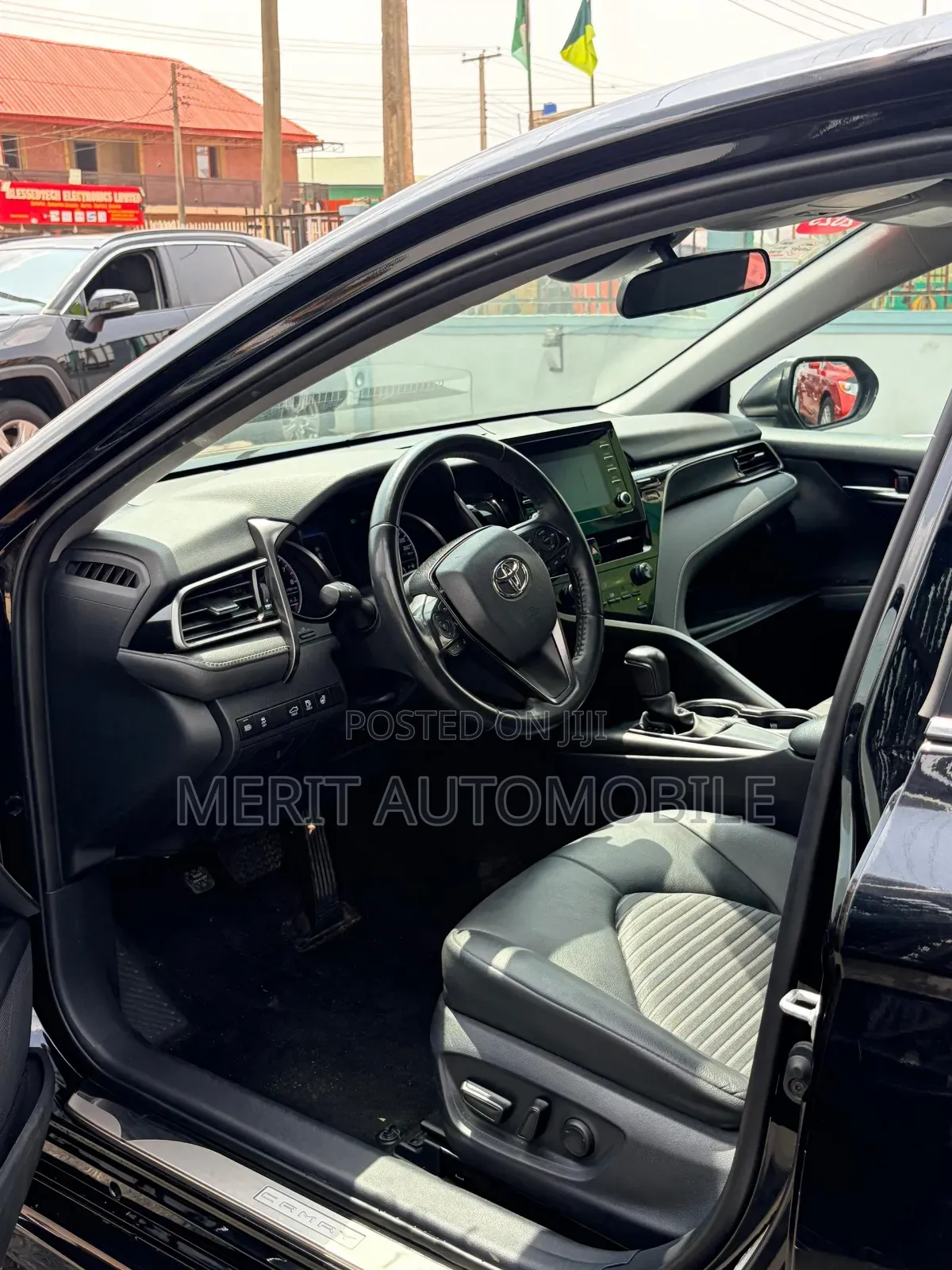 Toyota Camry SE 2023 Black