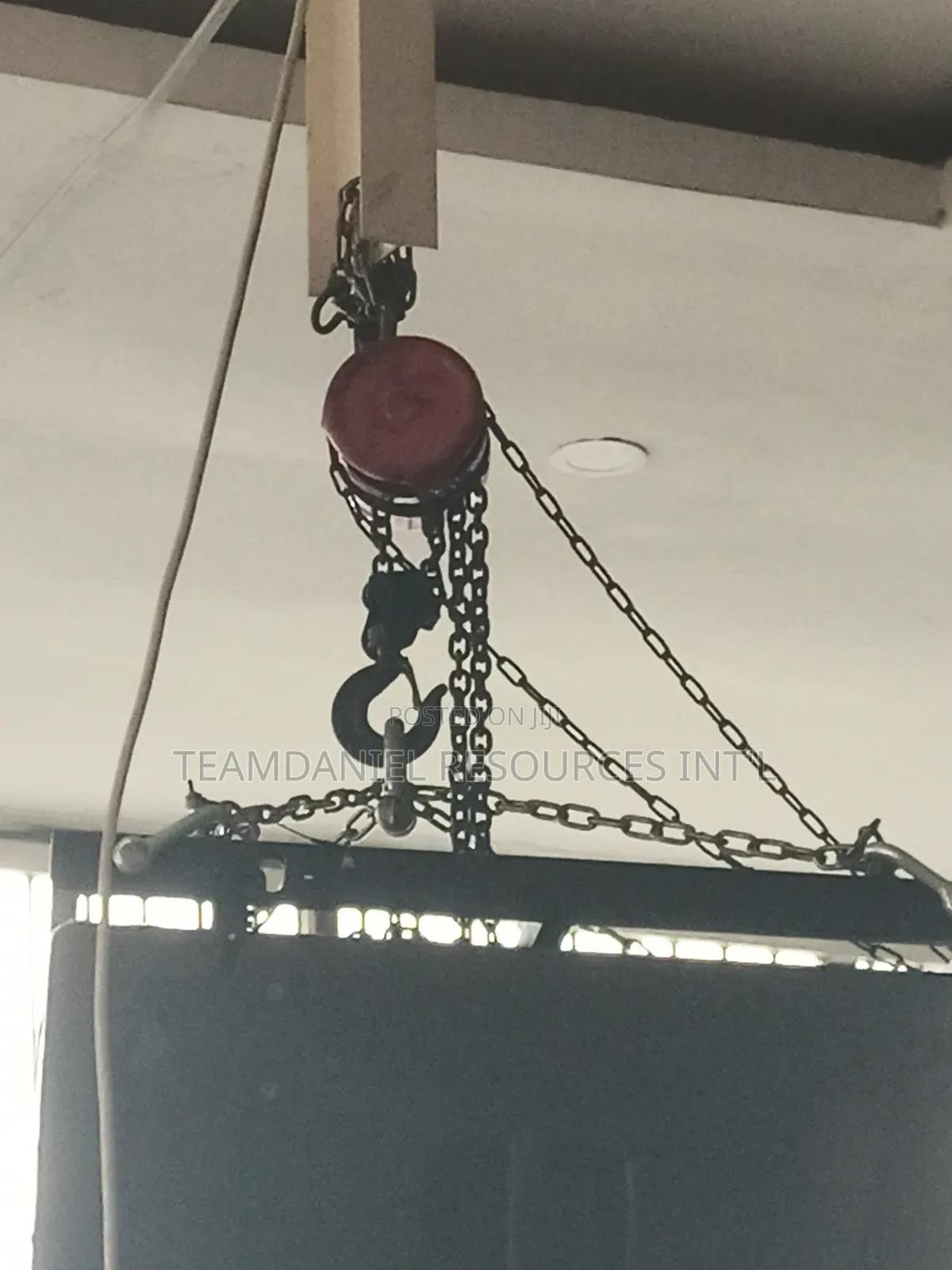 Line Arrays Chain Block
