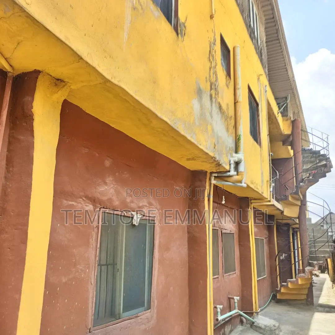 Furnished 18bdrm House in Cement Mongoro, for sale