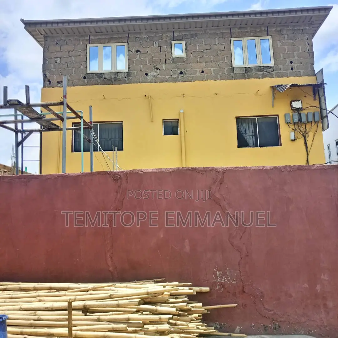 Furnished 18bdrm House in Cement Mongoro, for sale