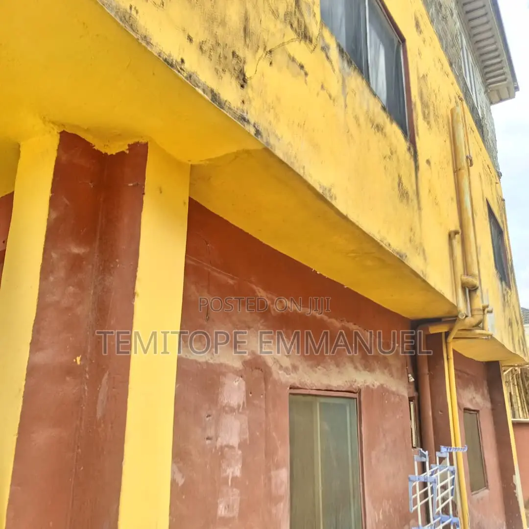 Furnished 18bdrm House in Cement Mongoro, for sale