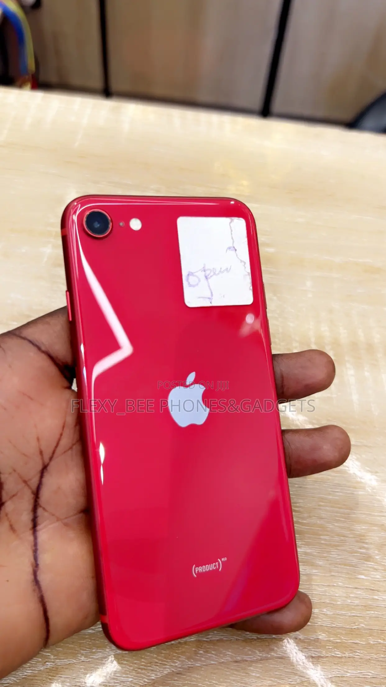 Apple iPhone SE (2020) 64 GB Red