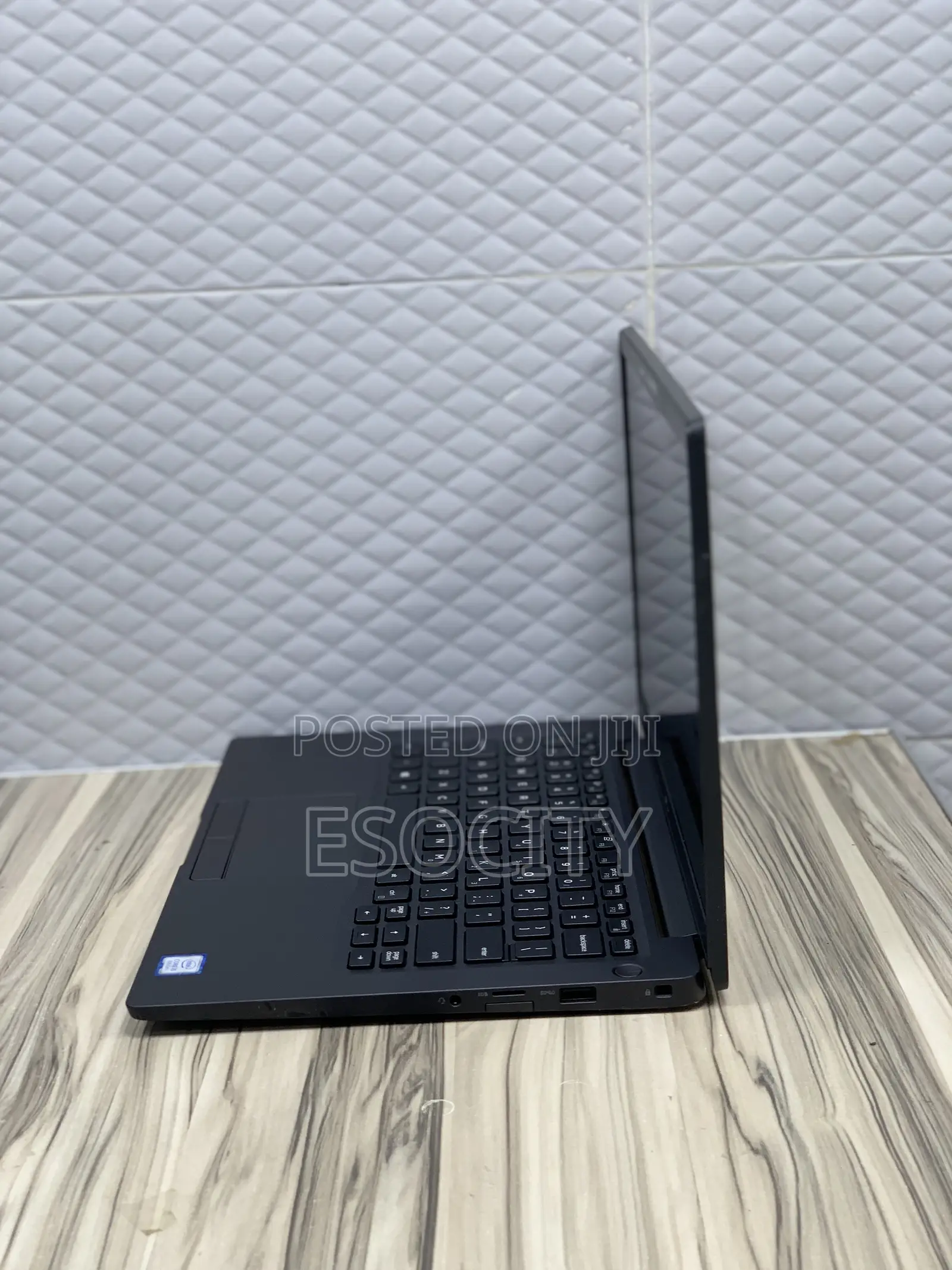 Laptop Dell Latitude 7400 8GB Intel Core I5 SSD 256GB