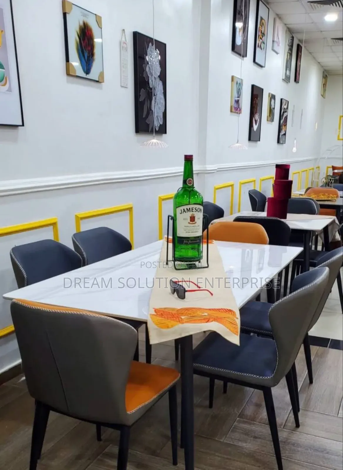 Standard Six Seater Dinning Table With Chairs