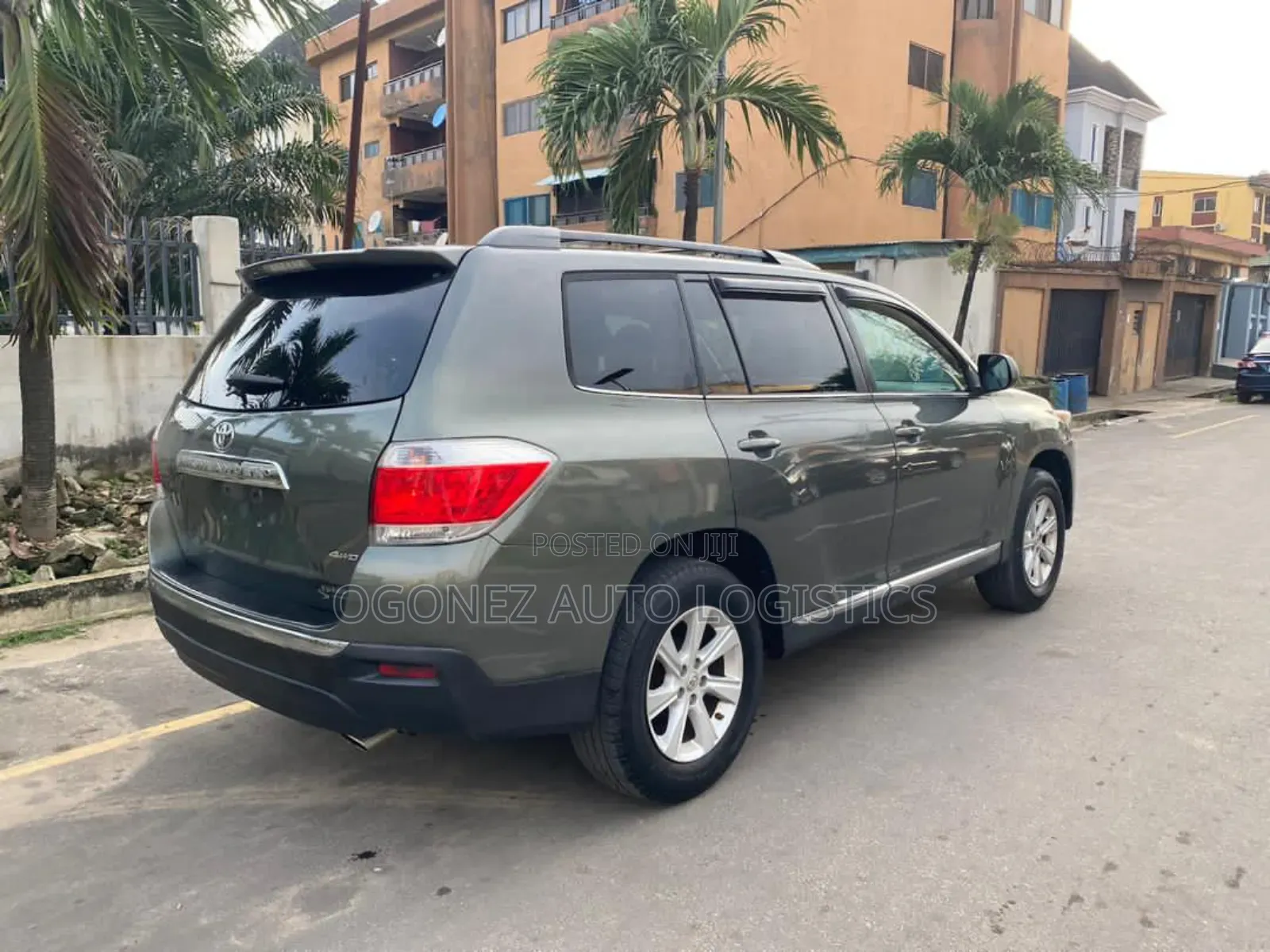 Toyota Highlander SE 3.5L 4WD 2013 Green
