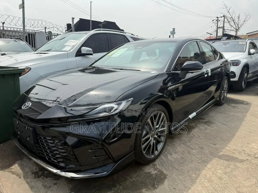 New Toyota Camry XSE 2025 Black