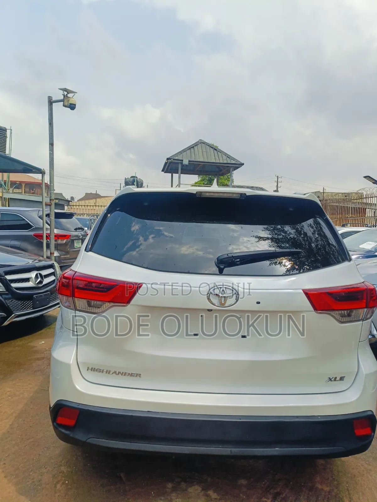 Toyota Highlander XLE 4x2 V6 (3.5L 6cyl 8A) 2018 White