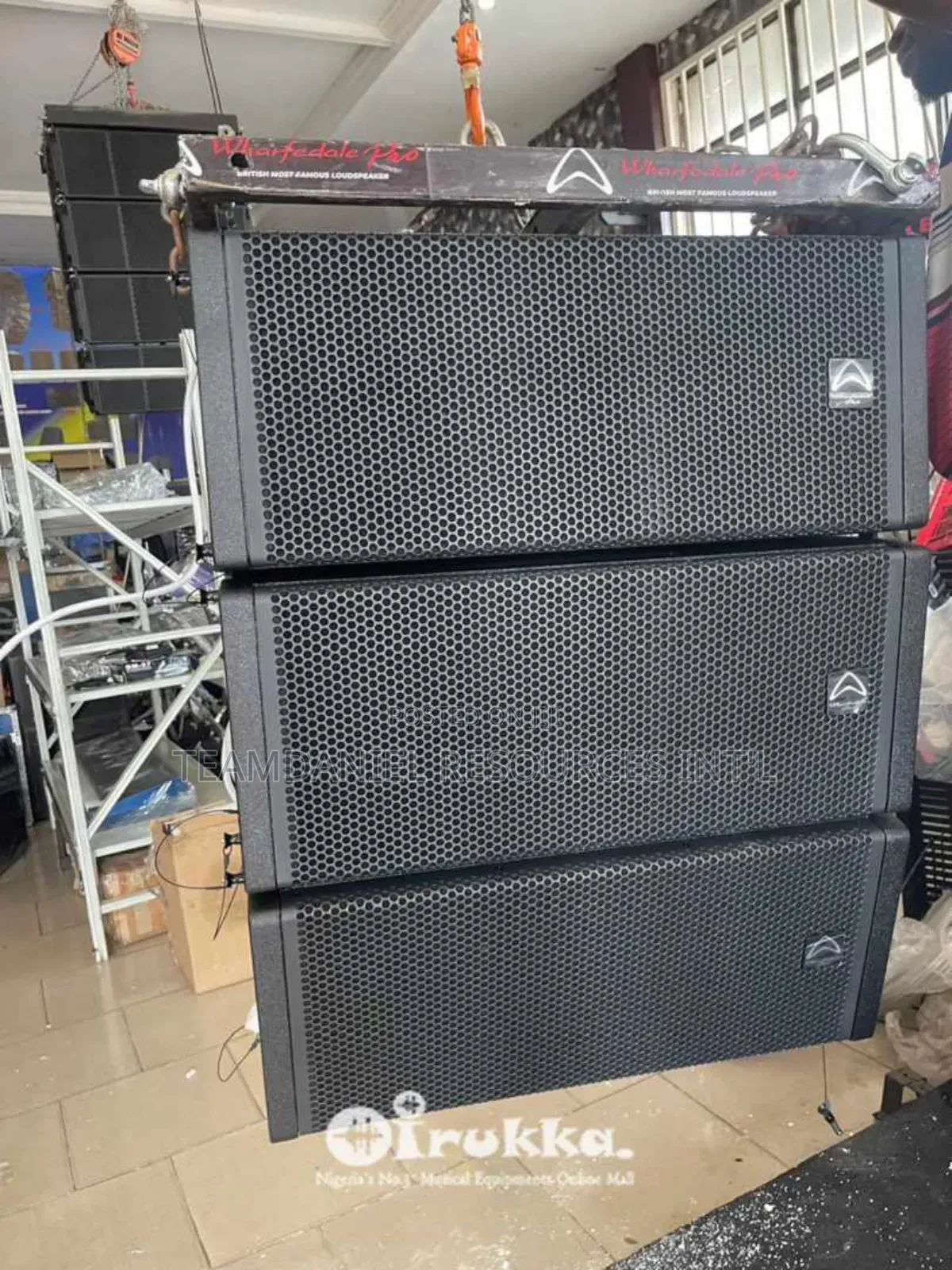 Line Array Speakers