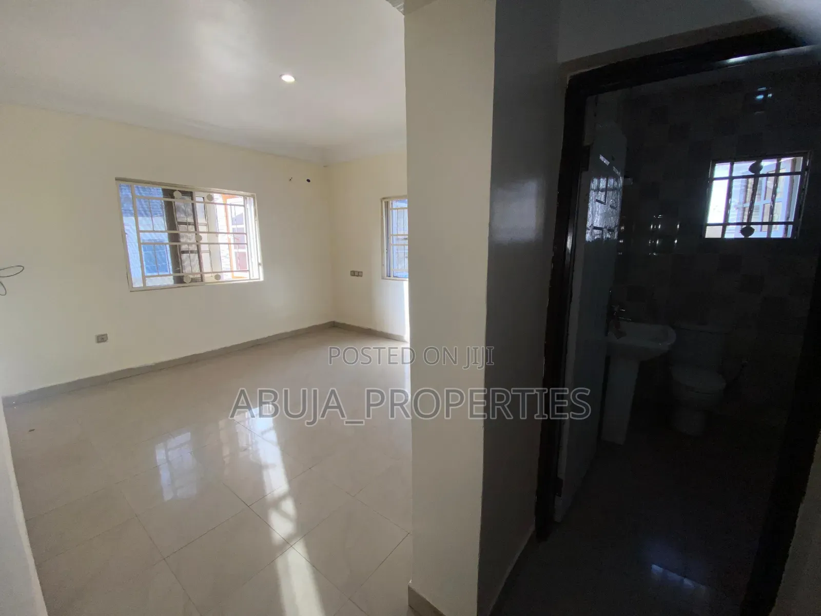 6bdrm Duplex in Life Camp for sale