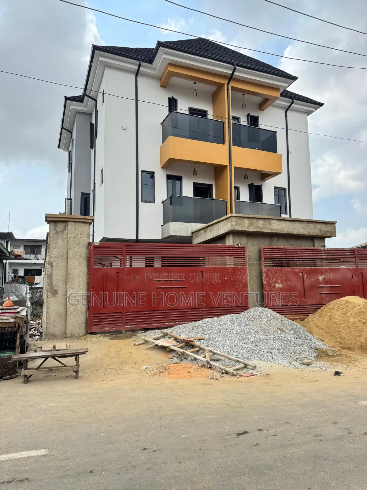 4bdrm Duplex in Surulere for sale