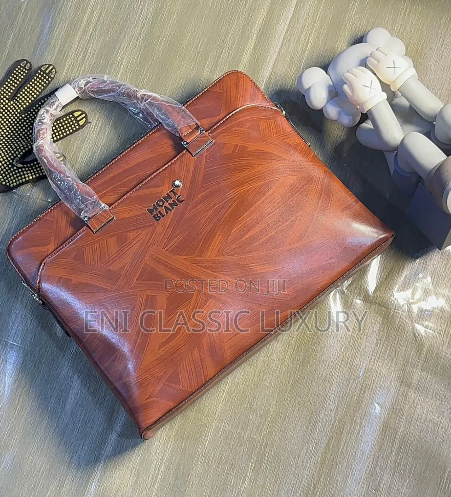Pure Quality Luxury Laptop Bags Well Banded Package