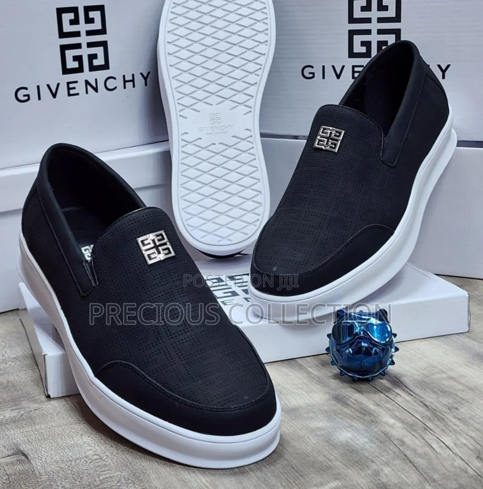 White Single Sole Leather Pull on Loafers