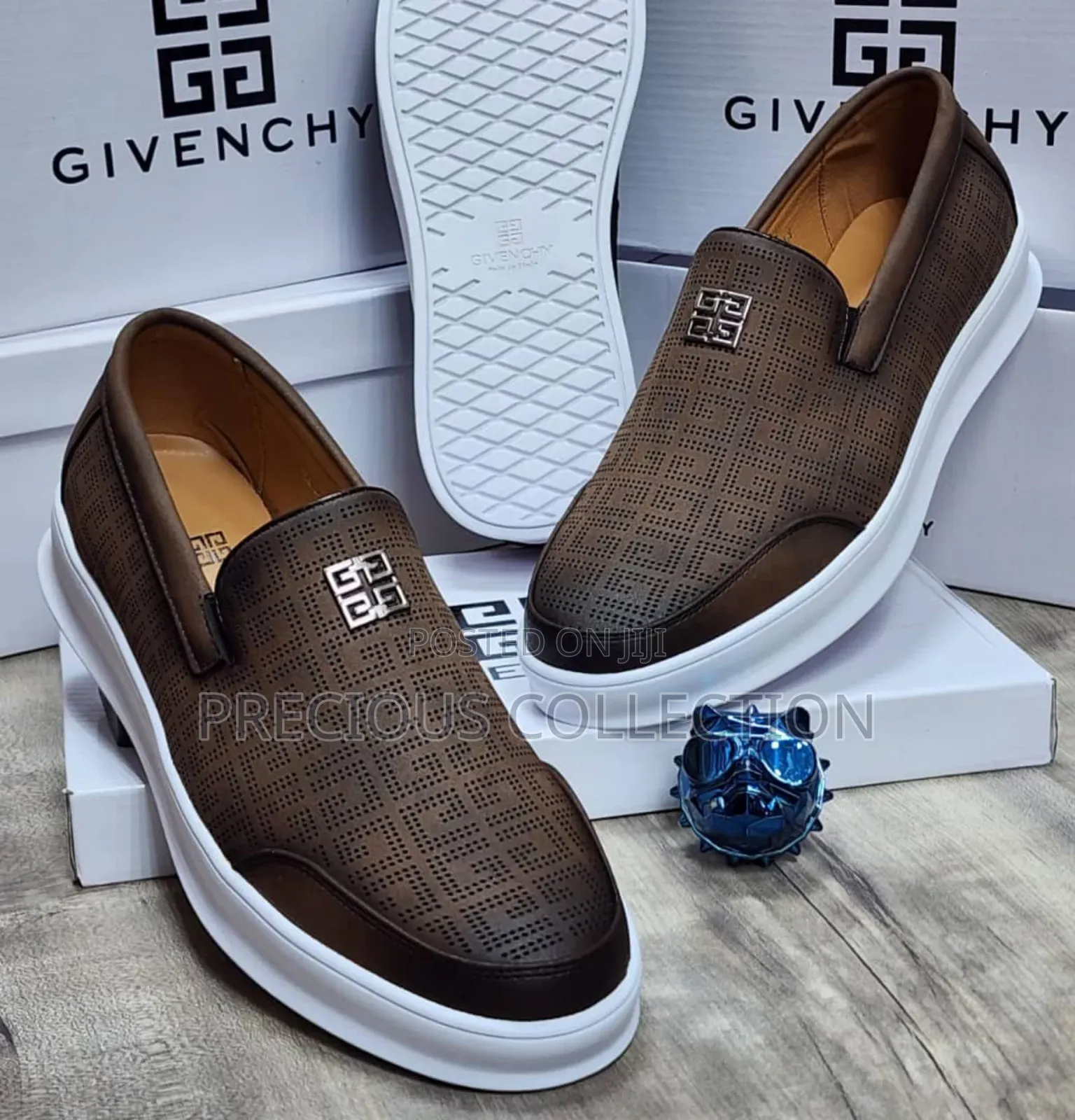 White Single Sole Leather Pull on Loafers