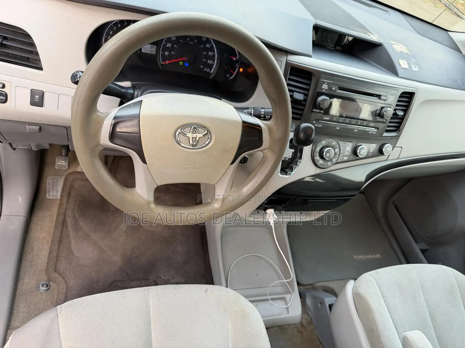 Toyota Sienna L 7-Passenger 4dr Minivan (3.5L 6cyl 6A) 2015 Gray
