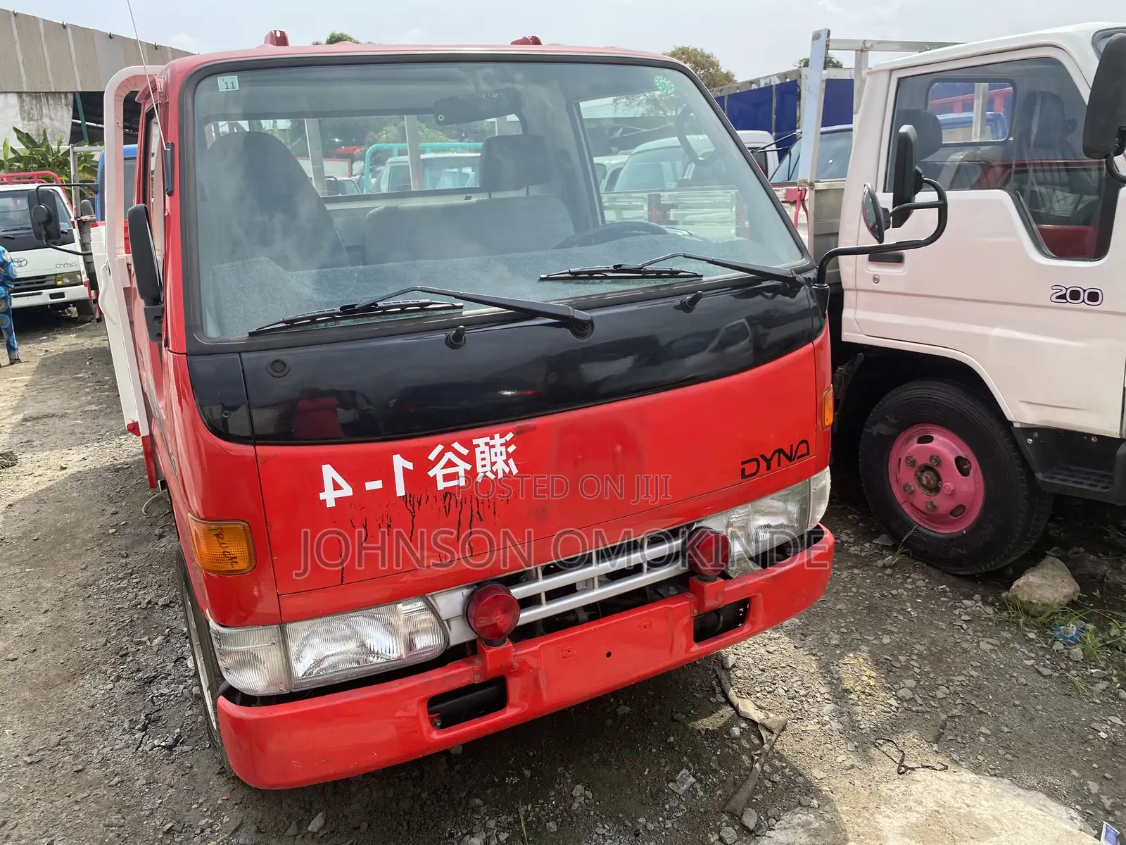 Dyna Pick Up Truck