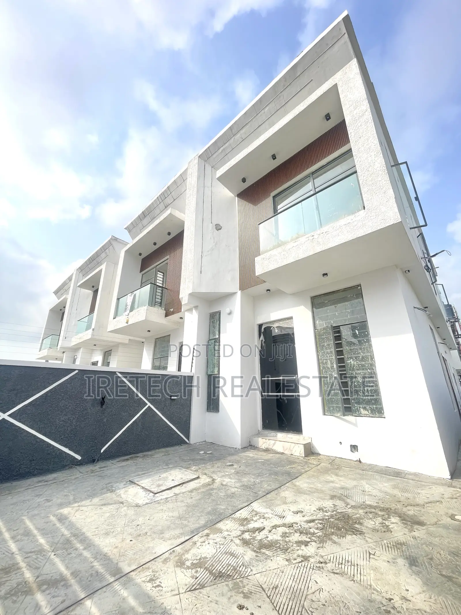 4bdrm Duplex in Ikota Gra for sale