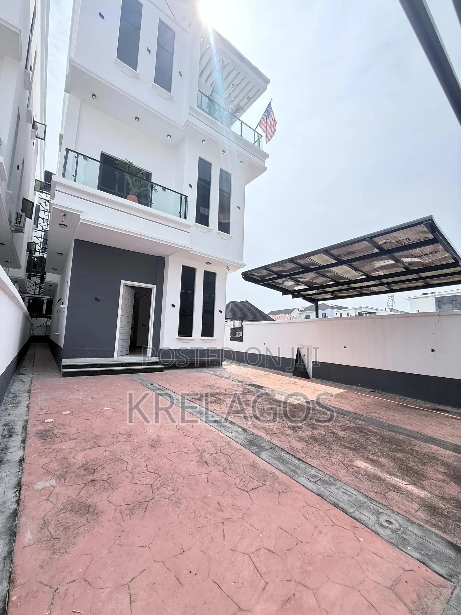 5bdrm Duplex in Ikate for sale