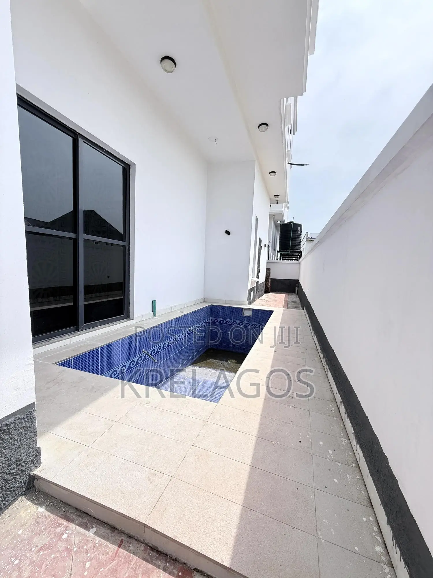 5bdrm Duplex in Ikate for sale