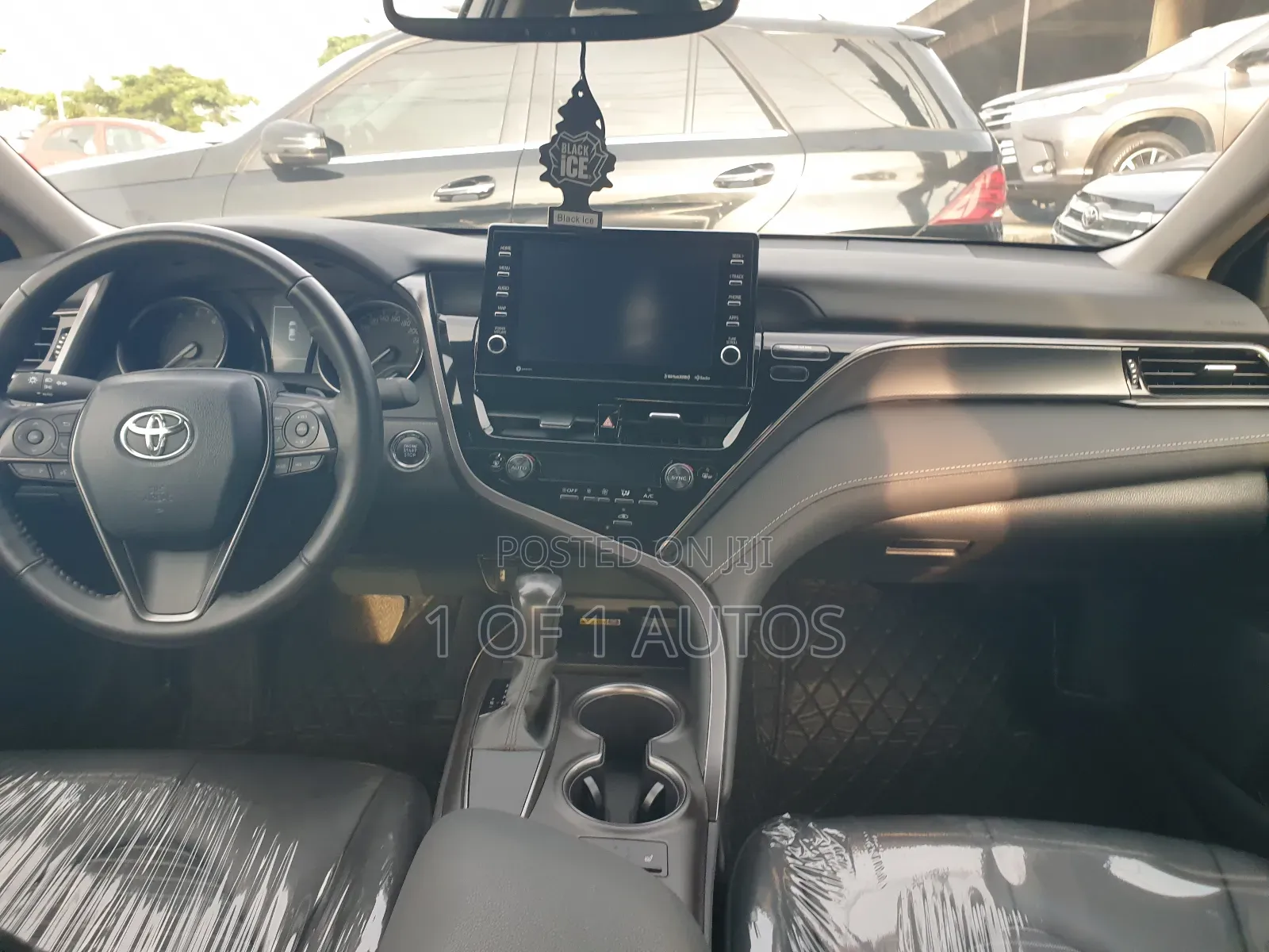 Toyota Camry SE 2022 Gray