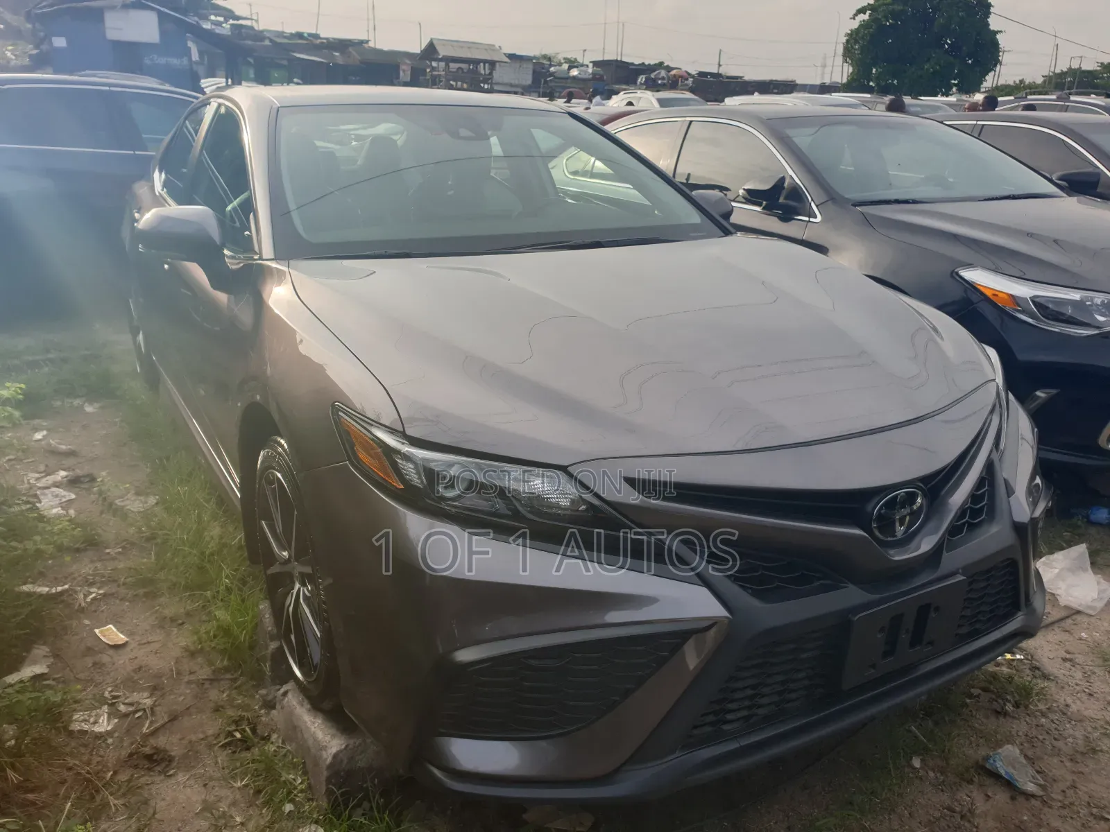 Toyota Camry SE 2022 Gray