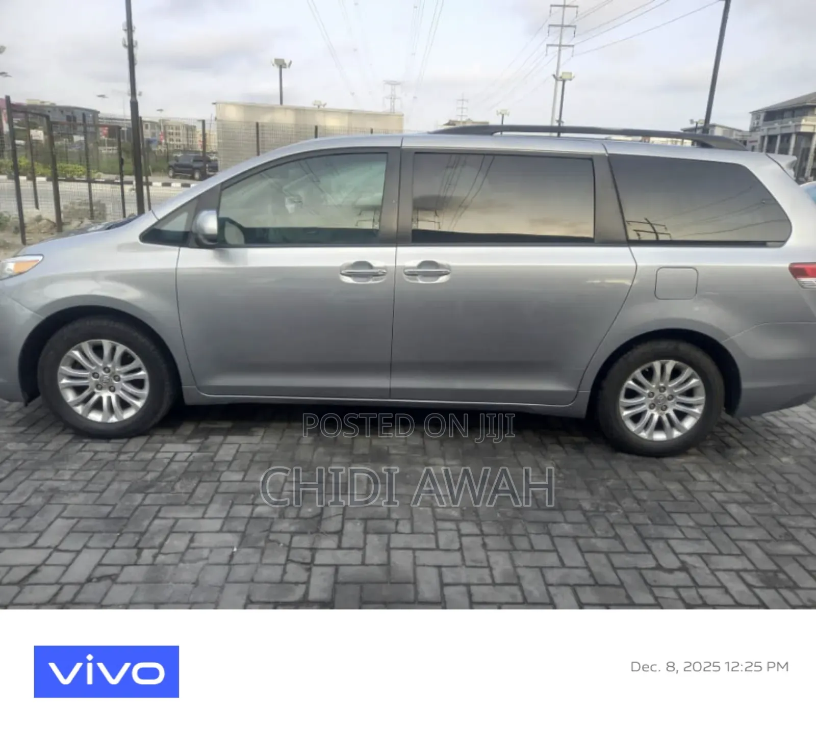 Toyota Sienna XLE FWD 8-Passenger 2013 Silver