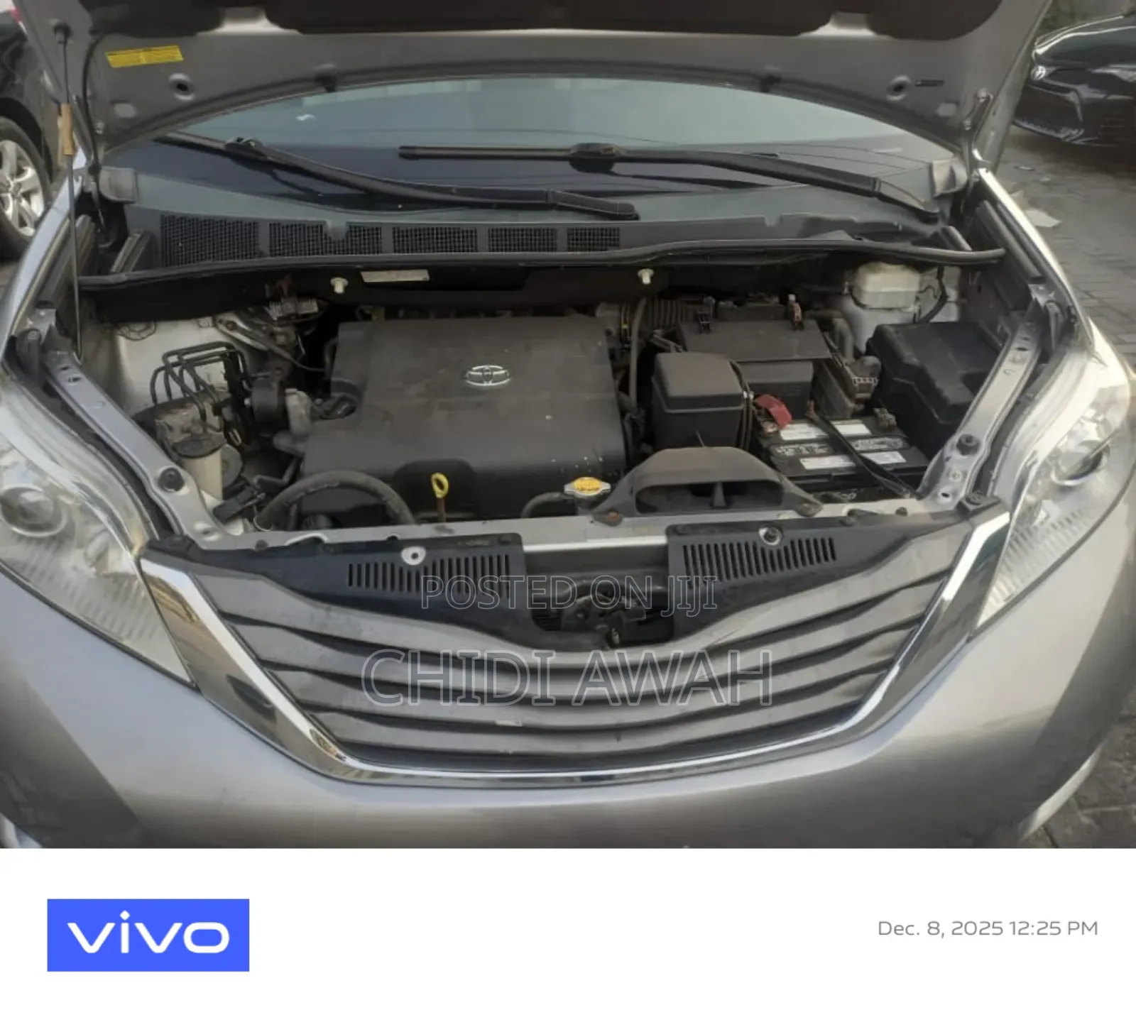 Toyota Sienna XLE FWD 8-Passenger 2013 Silver