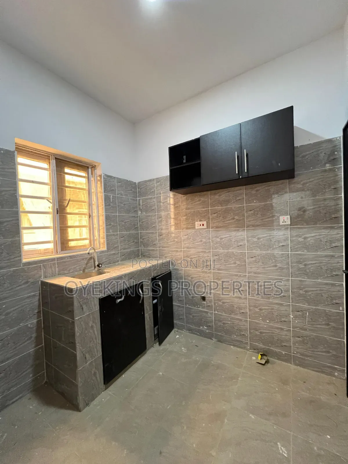 2bdrm Block of Flats in Ajinde Rd 2, Akala Express for rent