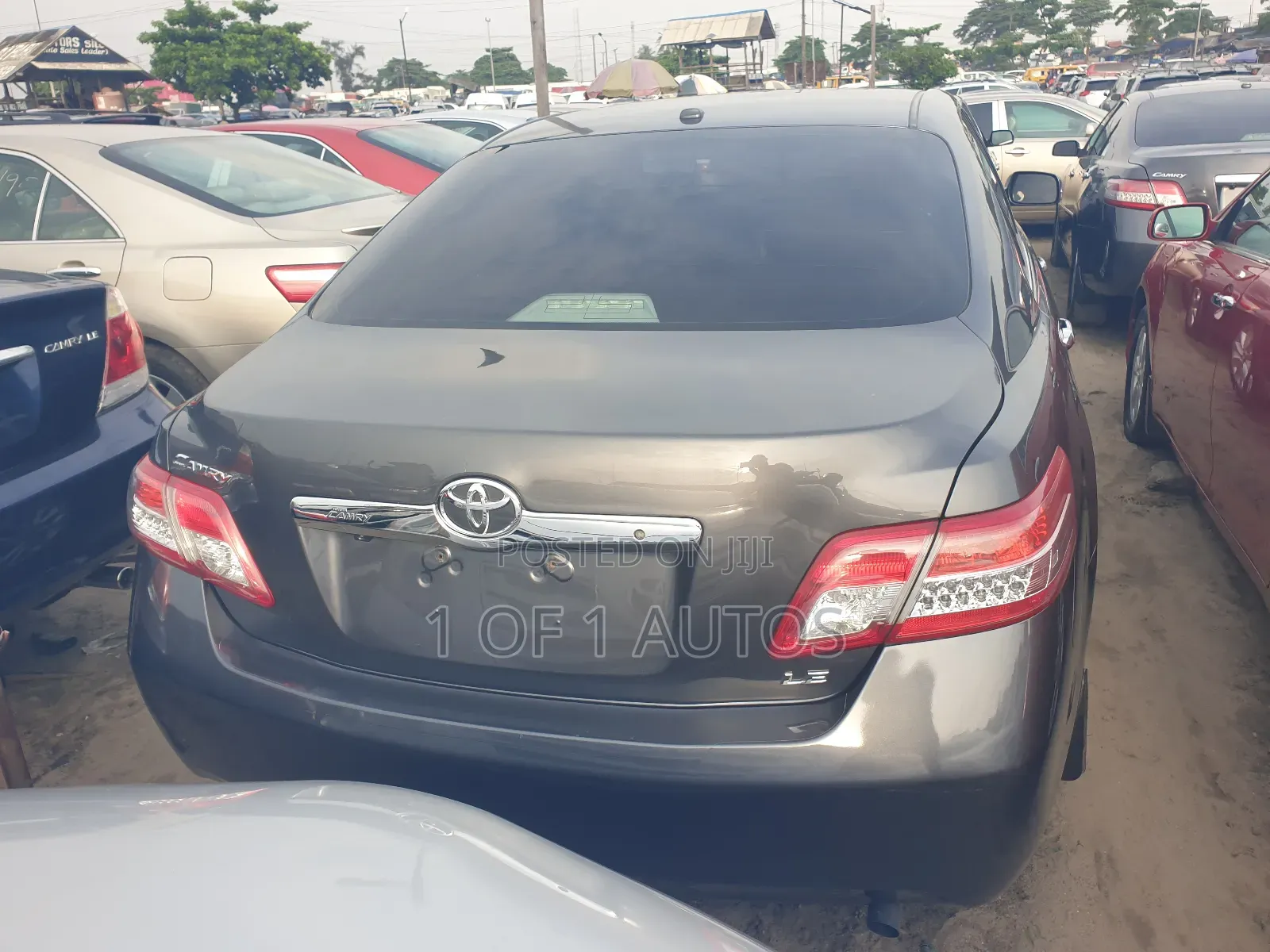 Toyota Camry LE 4dr Sedan (2.5L 4cyl 6AM) 2010 Gray