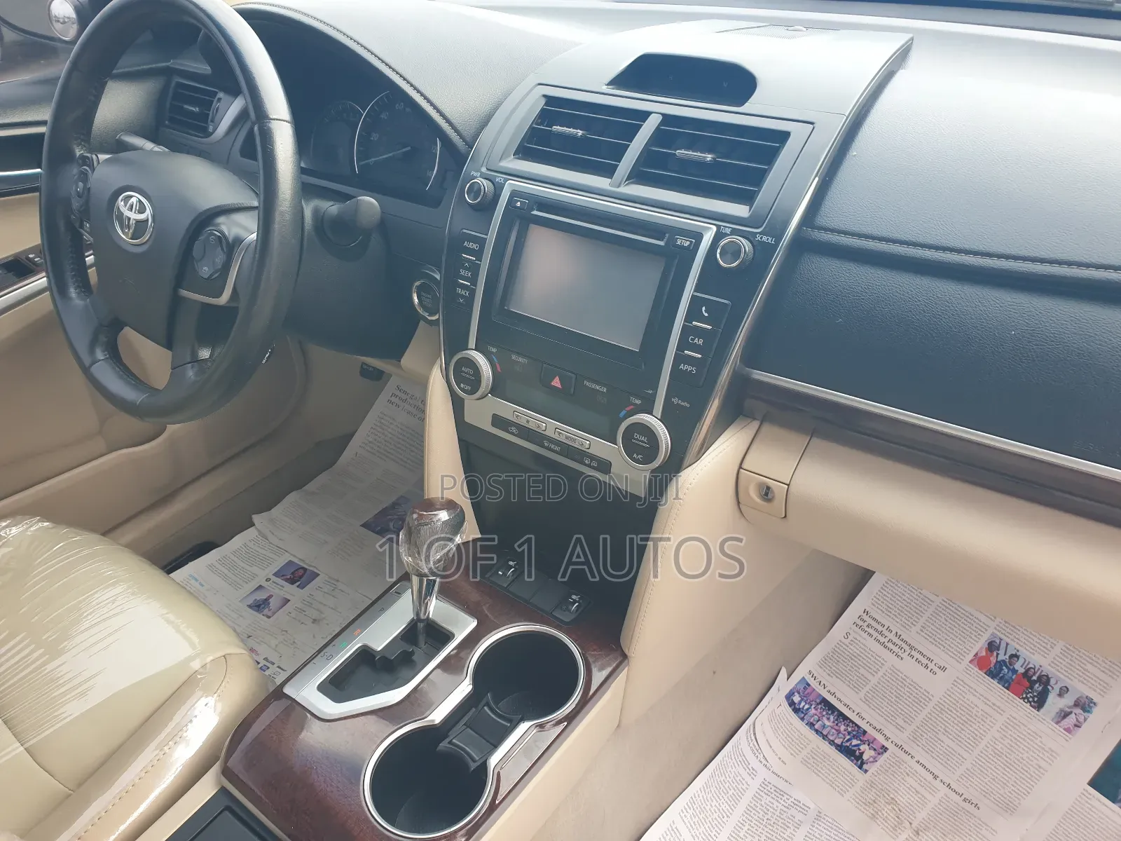 Toyota Camry XLE 4dr Sedan (2.5L 4cyl 6A) 2012 Red