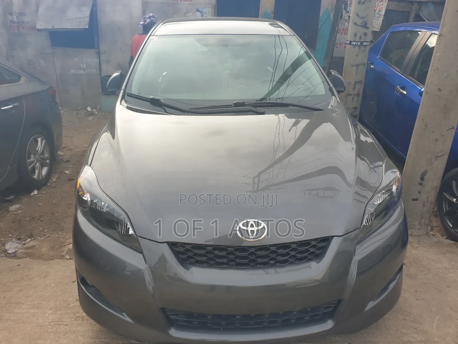 Toyota Matrix Hatchback FWD (1.8L 4cyl 5M) 2010 Gray