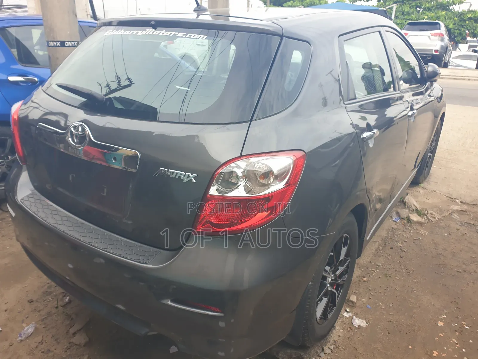 Toyota Matrix Hatchback FWD (1.8L 4cyl 5M) 2010 Gray