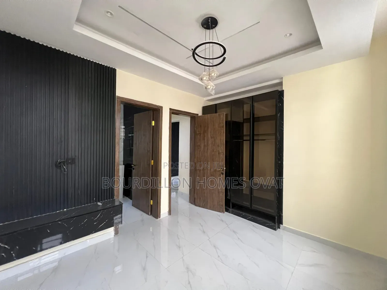 3bdrm Apartment in Lekki Phase 1 for sale