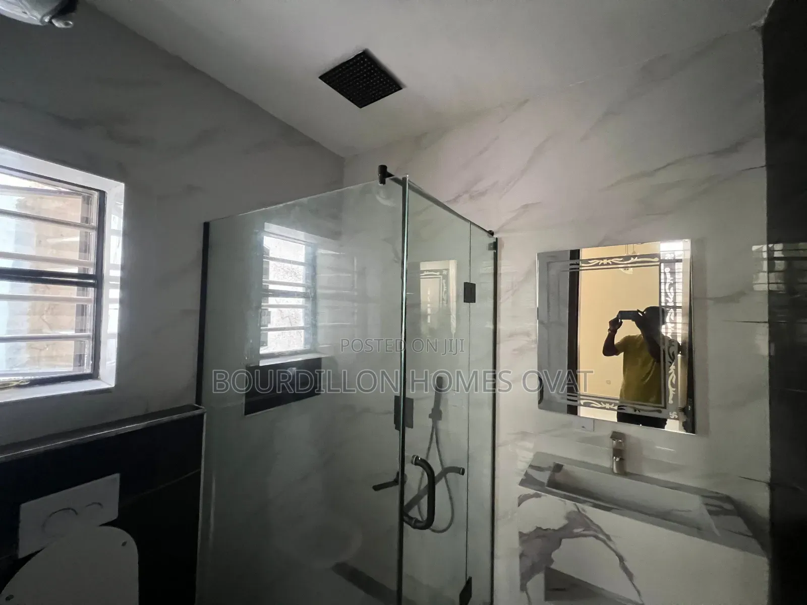 3bdrm Apartment in Lekki Phase 1 for sale