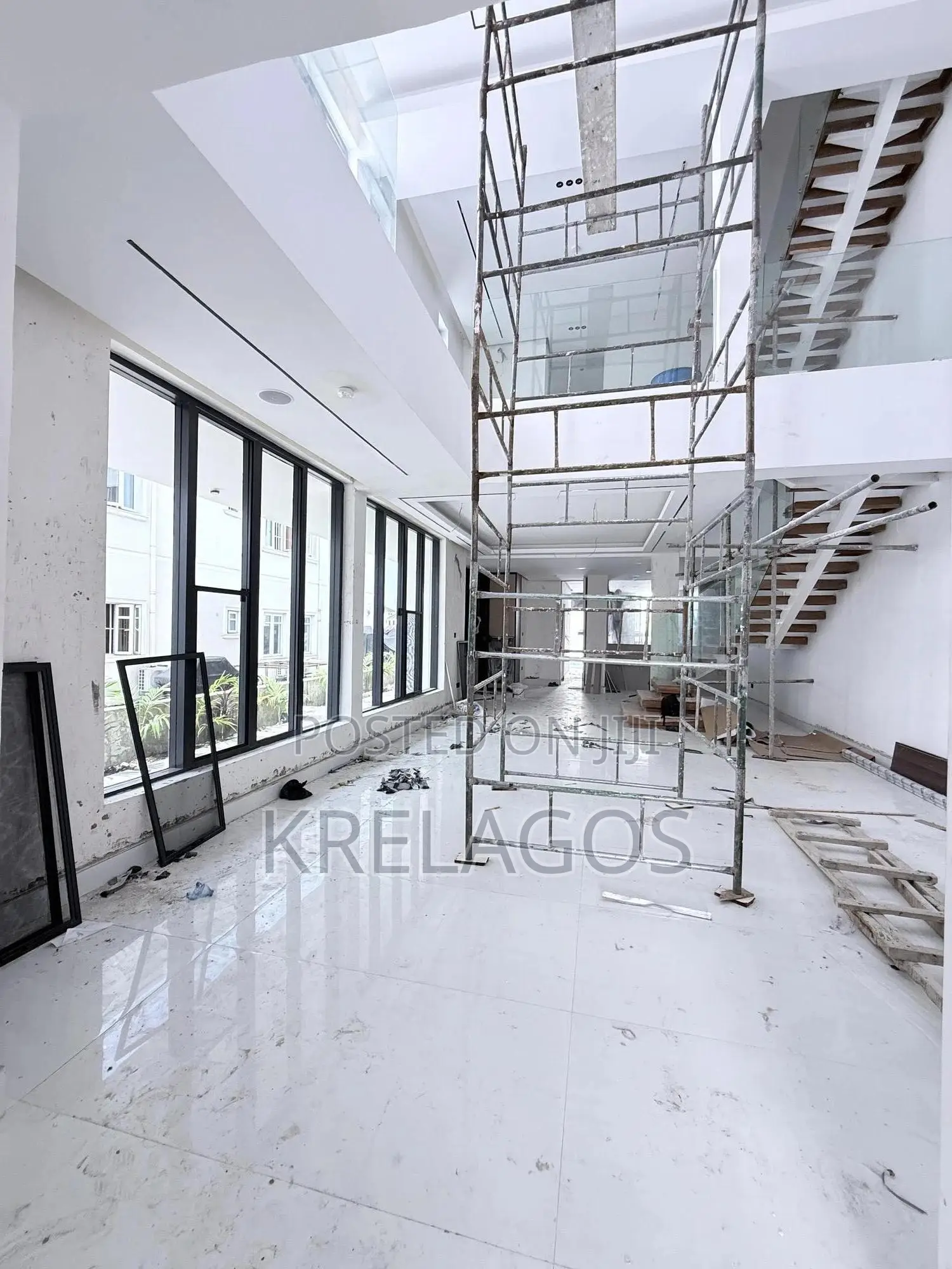 5bdrm Duplex in Cowrie Creek, Ikate for sale