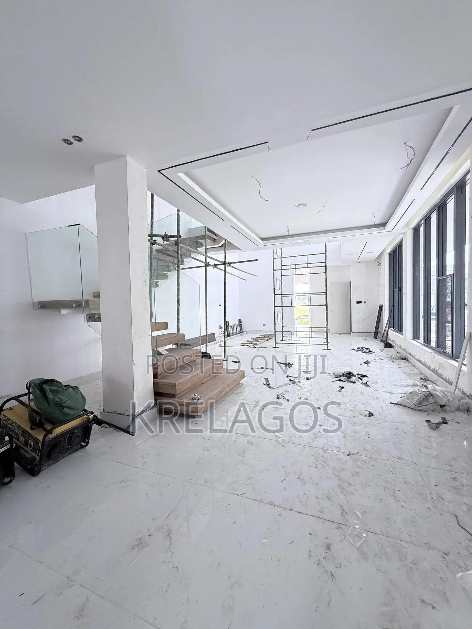 5bdrm Duplex in Cowrie Creek, Ikate for sale