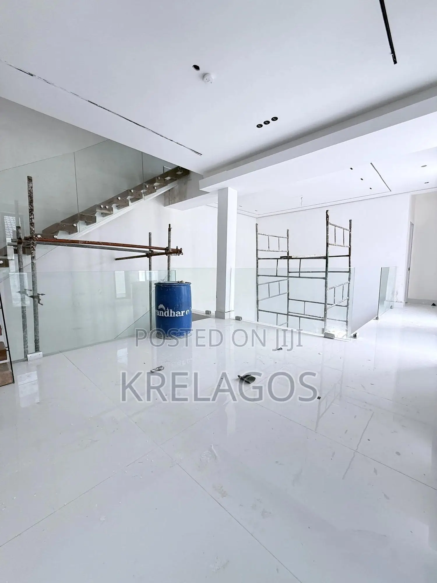 5bdrm Duplex in Cowrie Creek, Ikate for sale