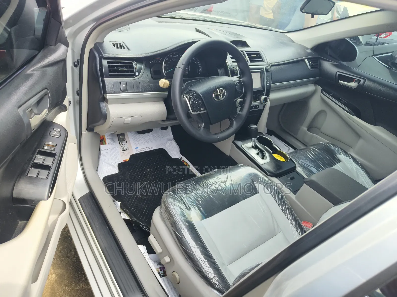 Toyota Camry LE 4dr Sedan (2.5L 4cyl 6A) 2012 Silver