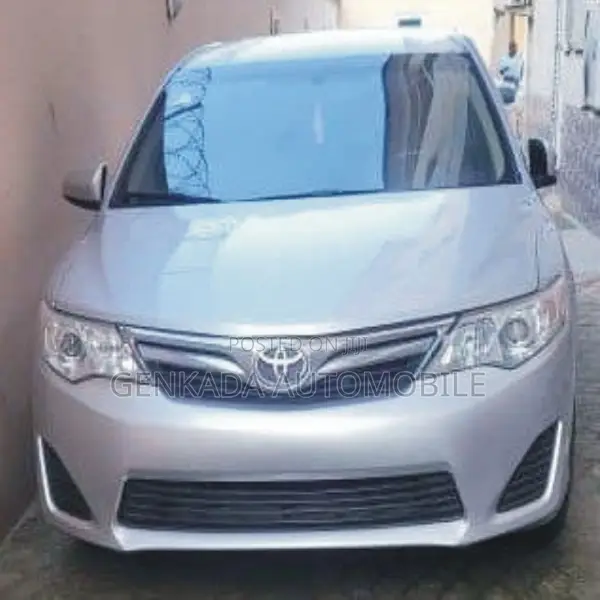 Toyota Camry 2012 Silver