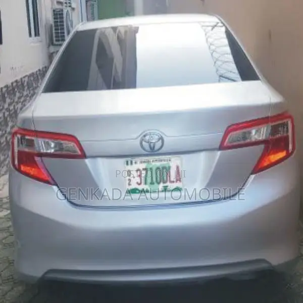 Toyota Camry 2012 Silver