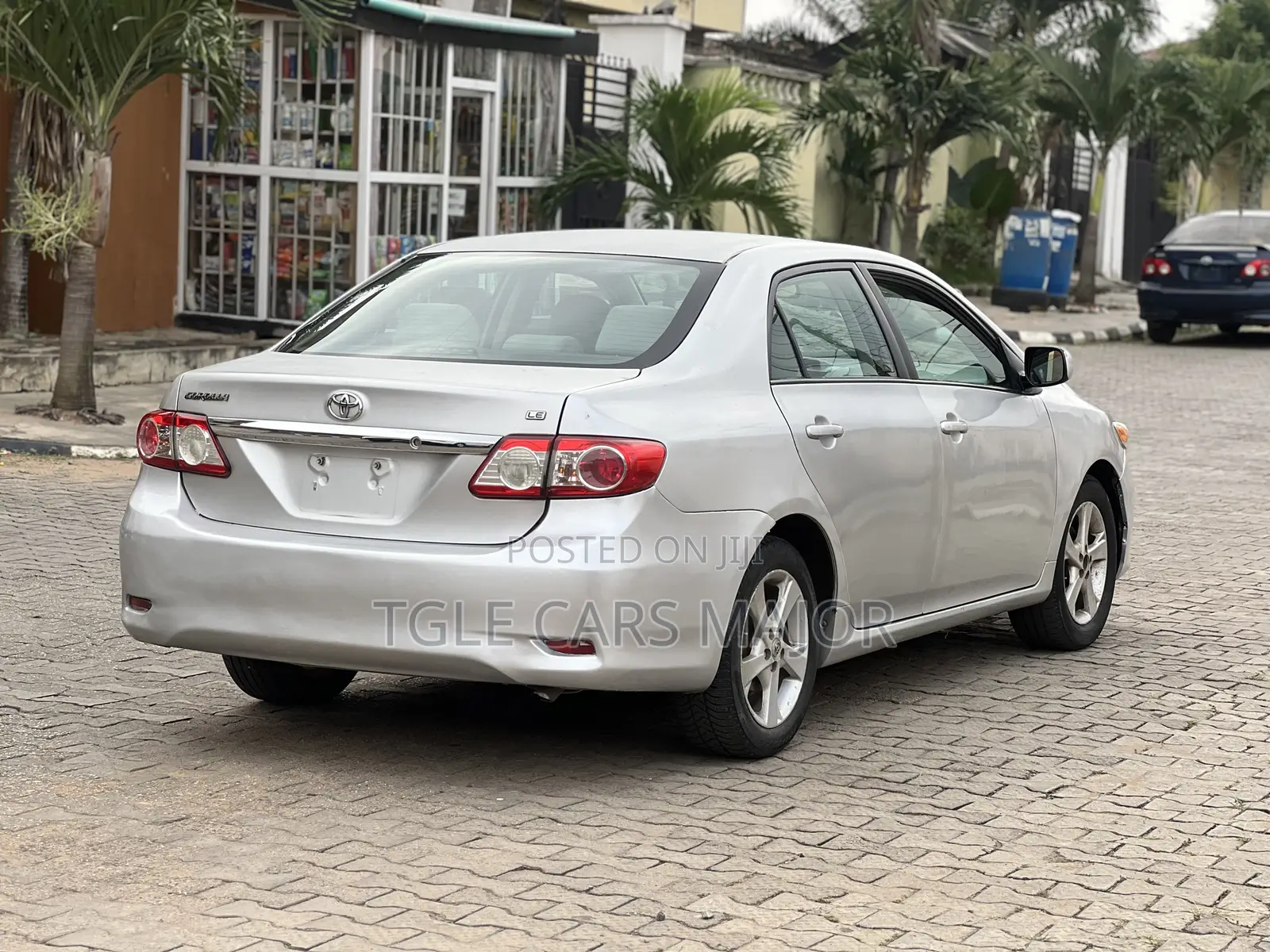 Toyota Corolla LE 4dr Sedan (1.8L 4cyl 4A) 2012 Silver