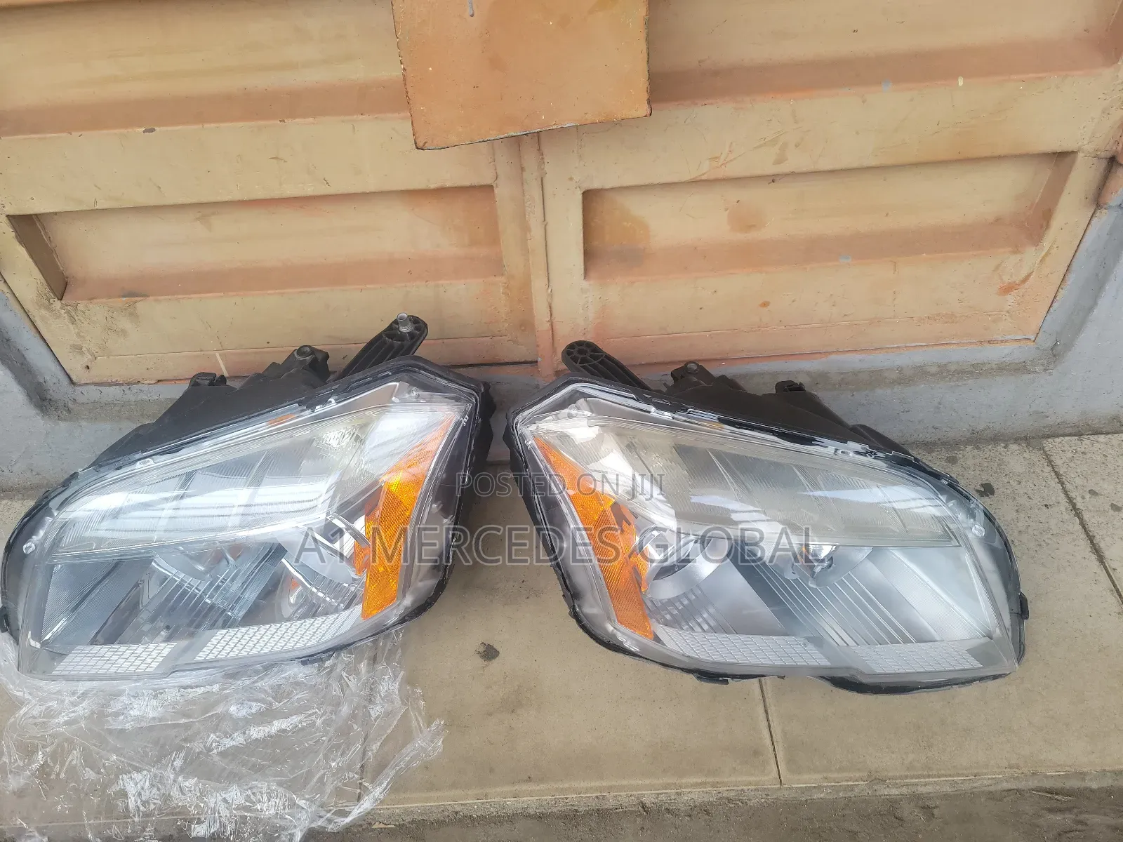 Mercedes-Benz GLK Non-Charger Headlights 2013