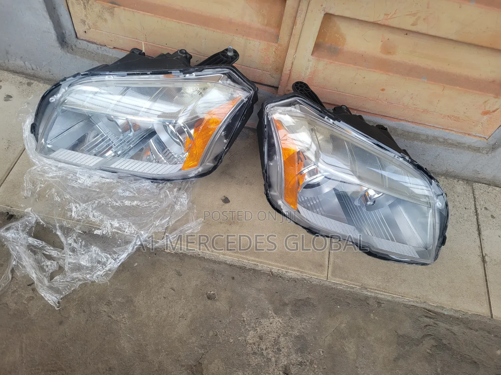 Mercedes-Benz GLK Non-Charger Headlights 2013