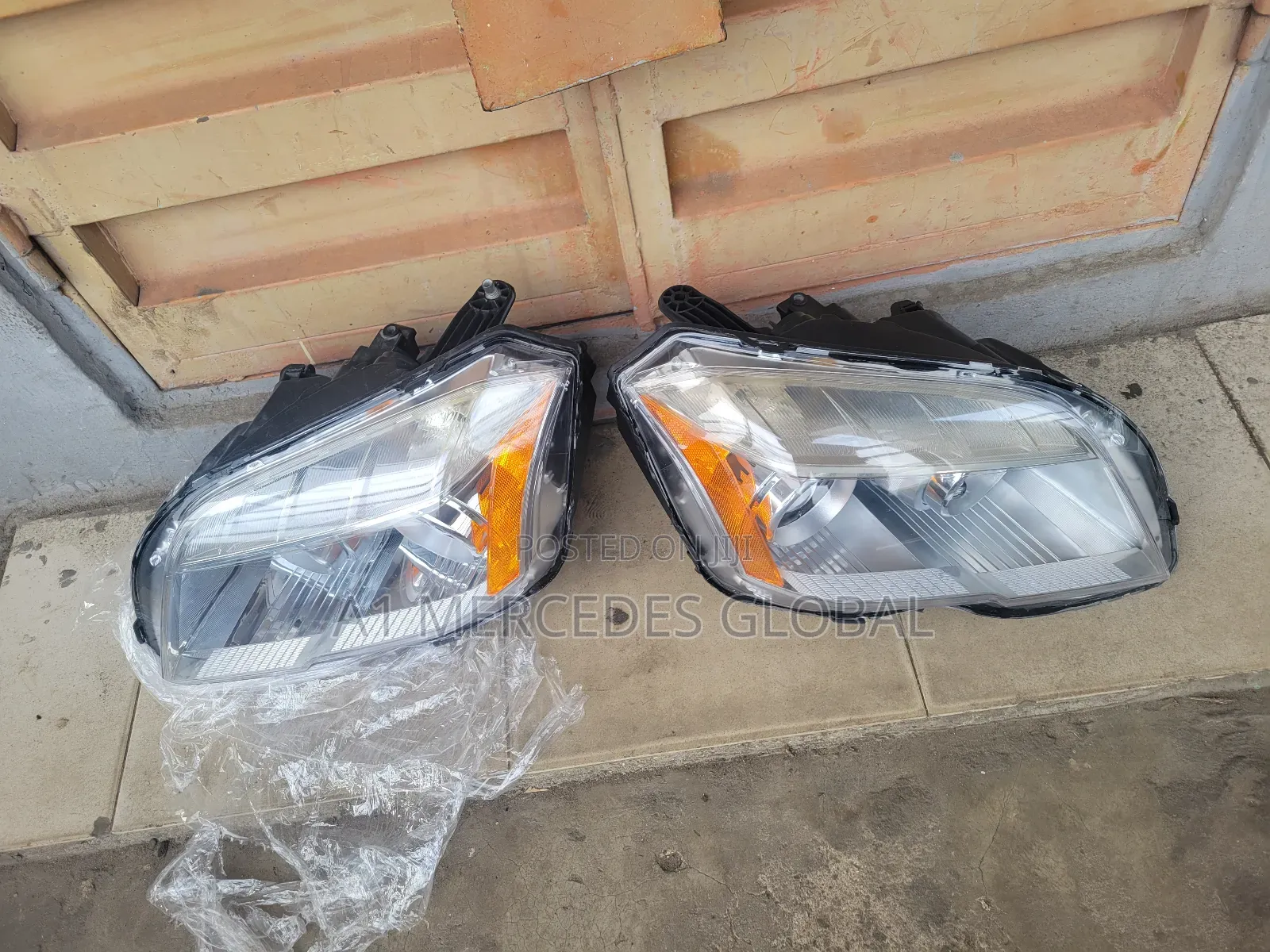 Mercedes-Benz GLK Non-Charger Headlights 2013
