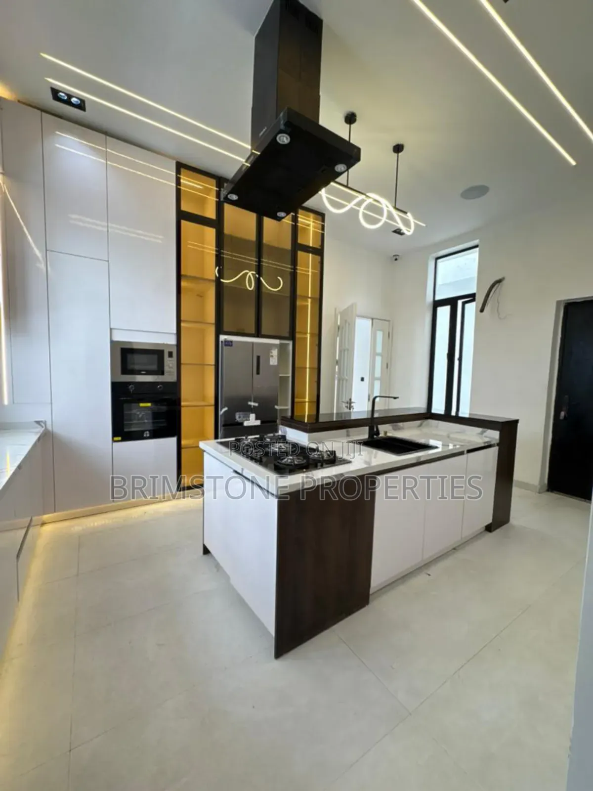 Furnished 5bdrm Duplex in Osapa london for sale