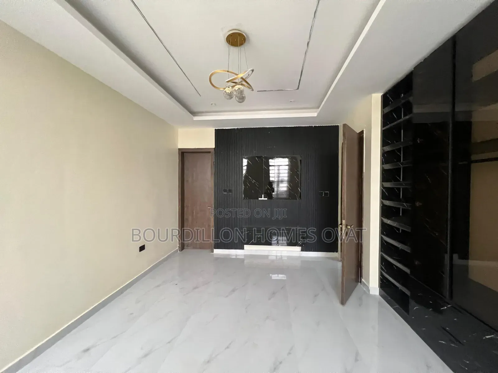 2bdrm Apartment in Lekki Phase 1 for sale