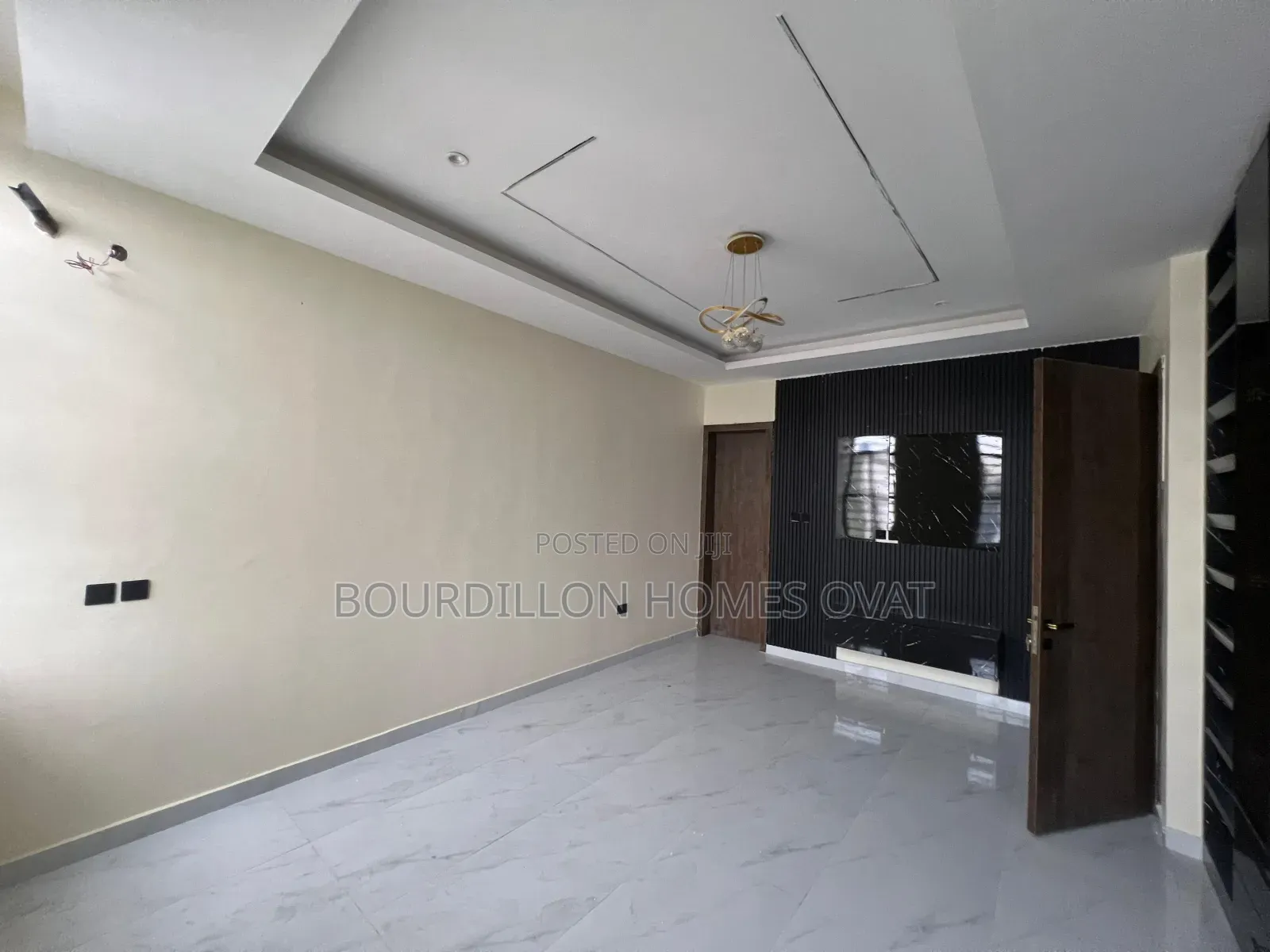 2bdrm Apartment in Lekki Phase 1 for sale