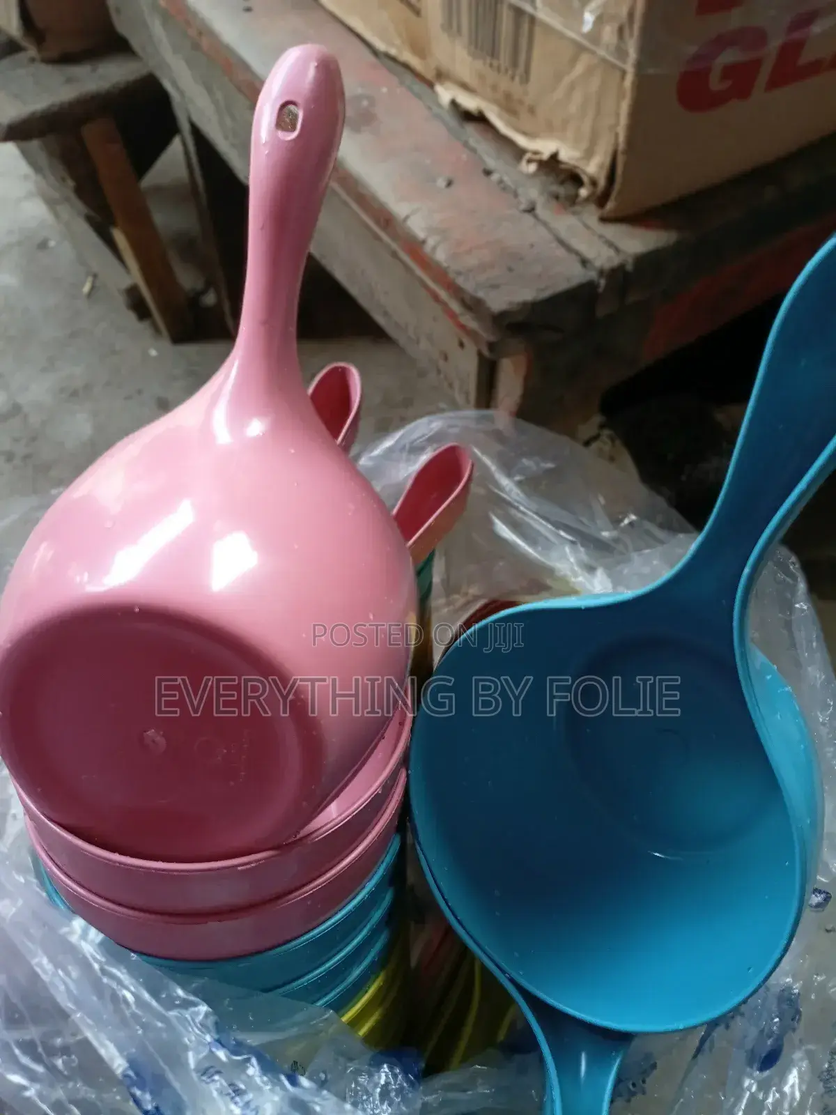 Hand Bowl for Souvenirs Dozen