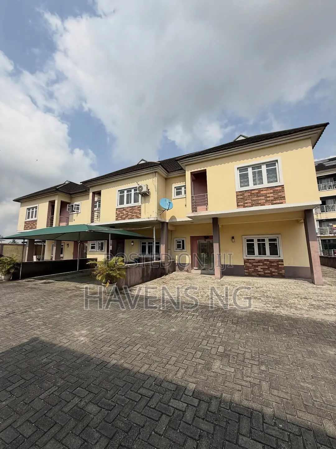 4bdrm Duplex in Obio-Akpor for sale