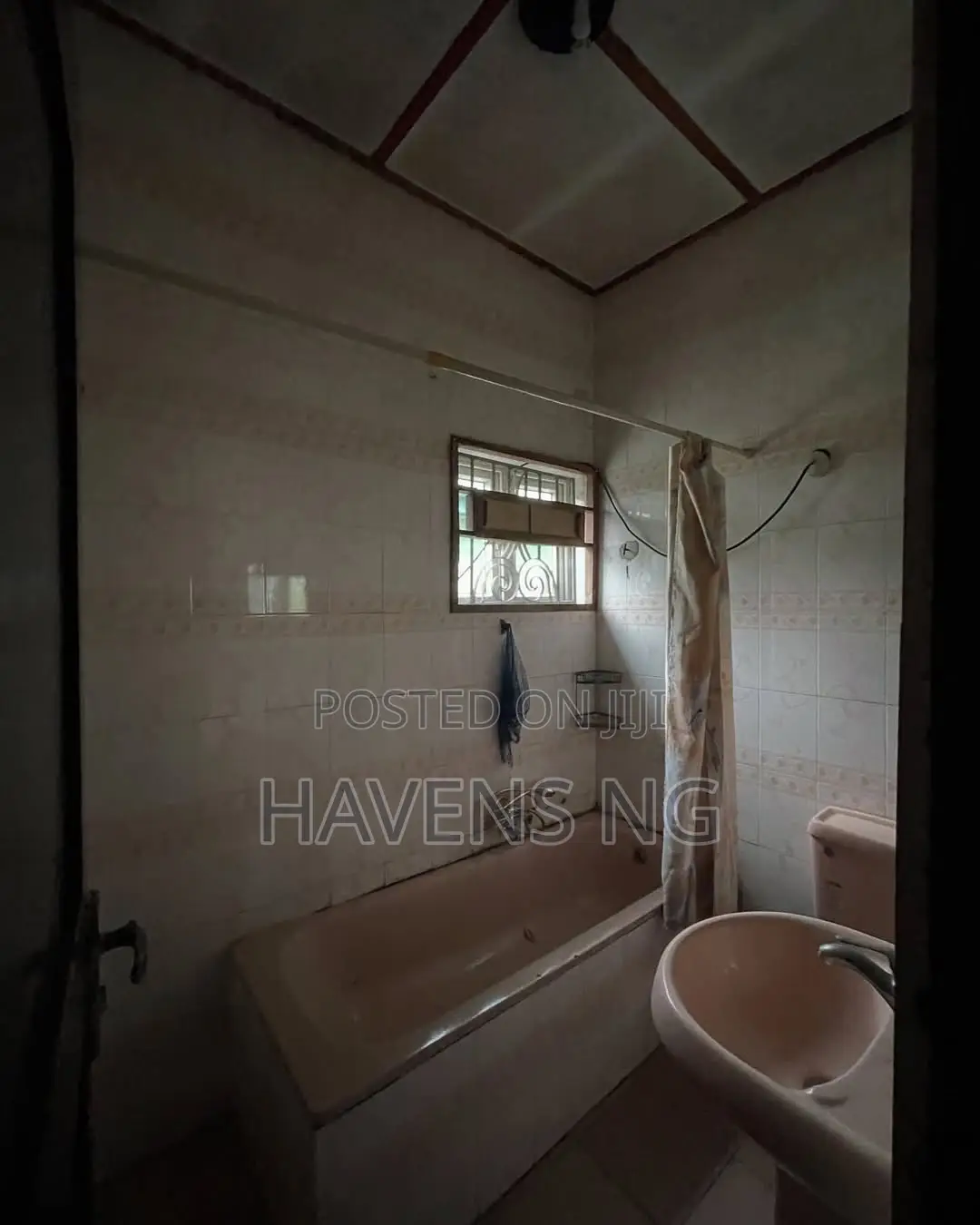 Furnished 5bdrm Duplex in Elimbu for sale